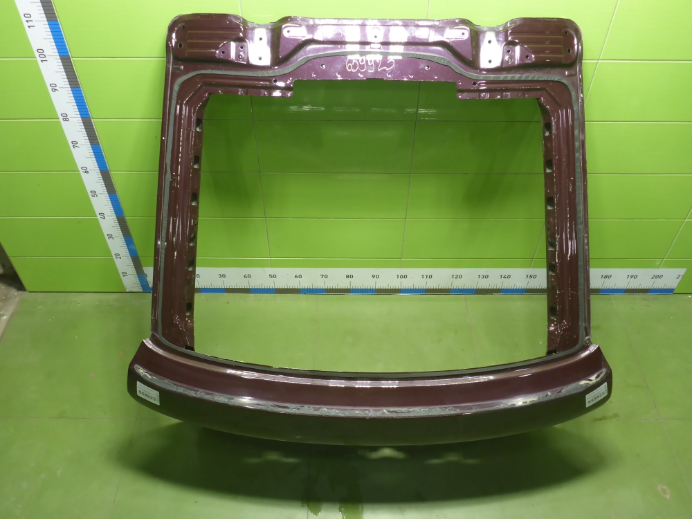 Дверь багажника