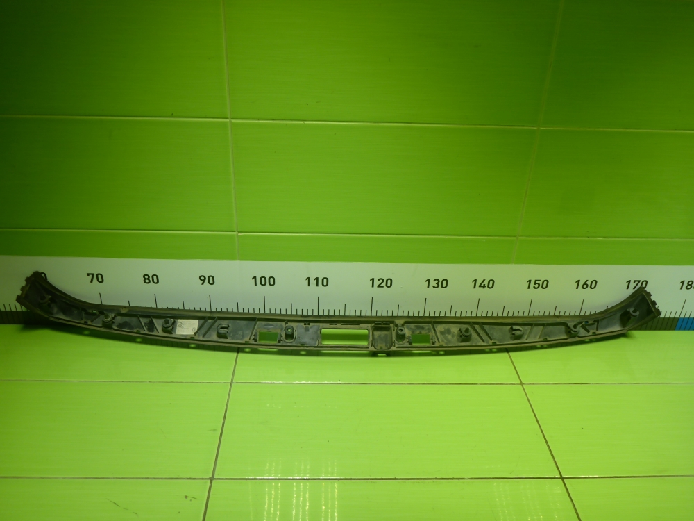 Накладка двери багажника