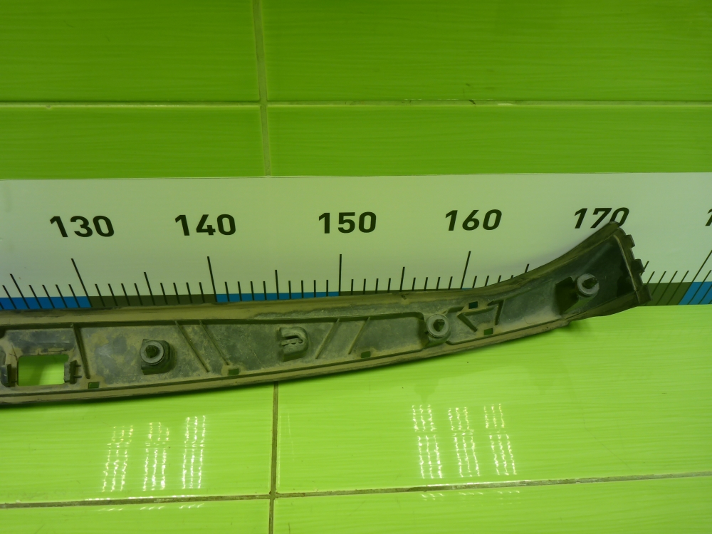 Накладка двери багажника