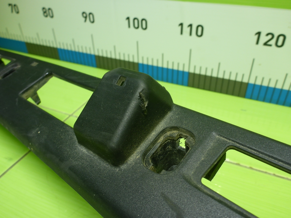 Накладка двери багажника