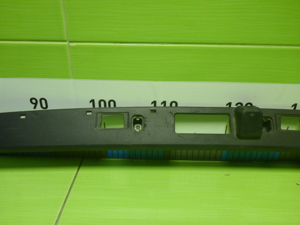 Накладка двери багажника