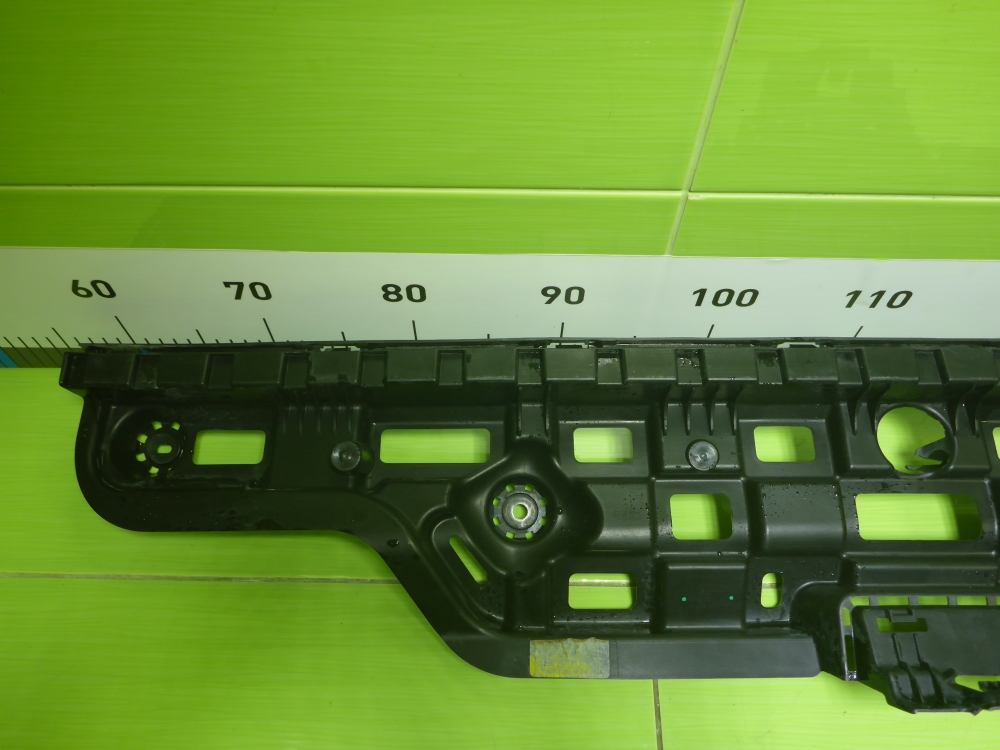 Кронштейн заднего бампера