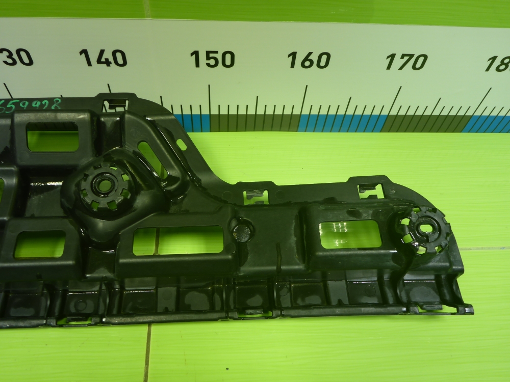 Кронштейн заднего бампера