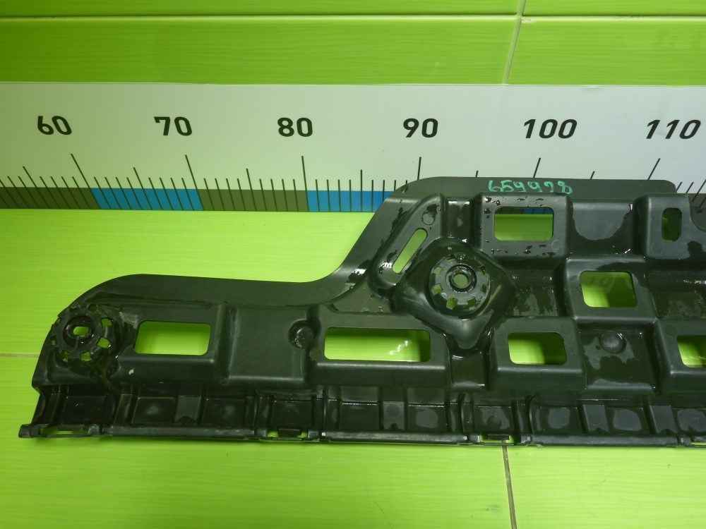 Кронштейн заднего бампера