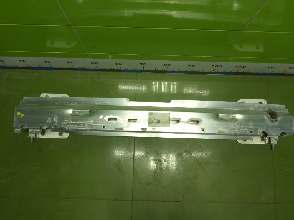 Усилитель заднего бампера