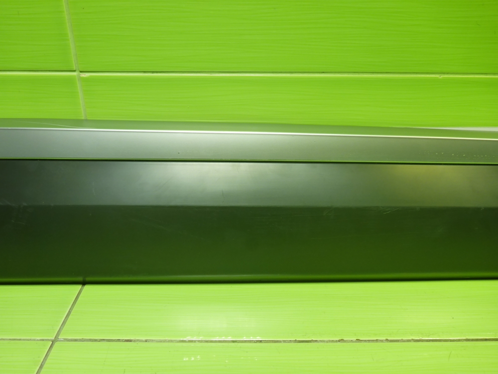 Накладка двери передней правой