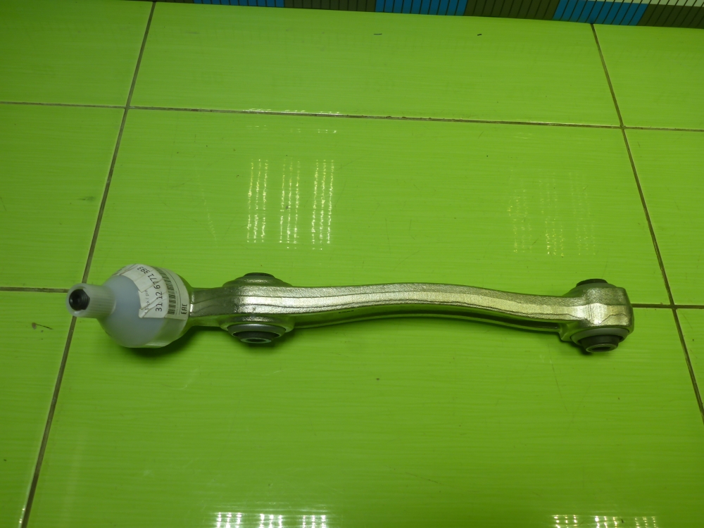 Рычаг передний нижний левый