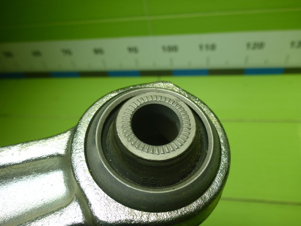 Рычаг передний нижний левый