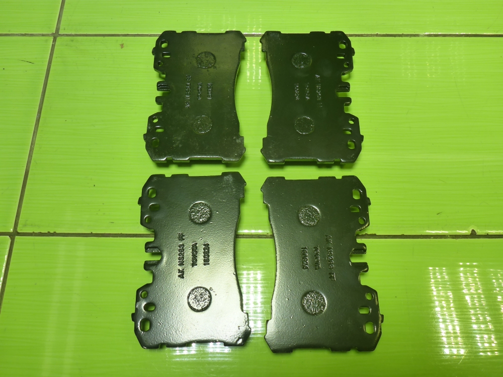 Колодки тормозные передние к-т