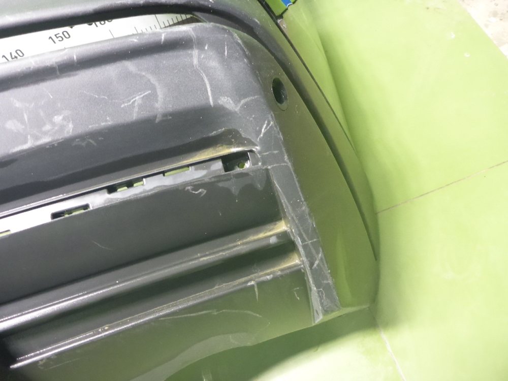 Бампер задний