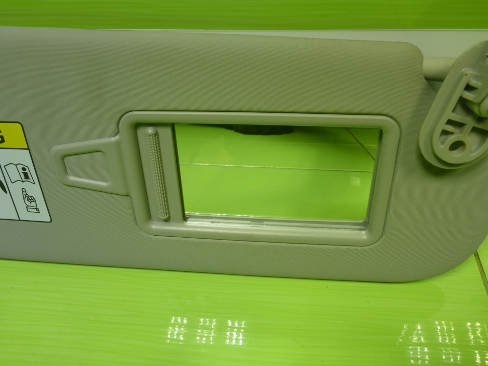 Козырек солнцезащитный