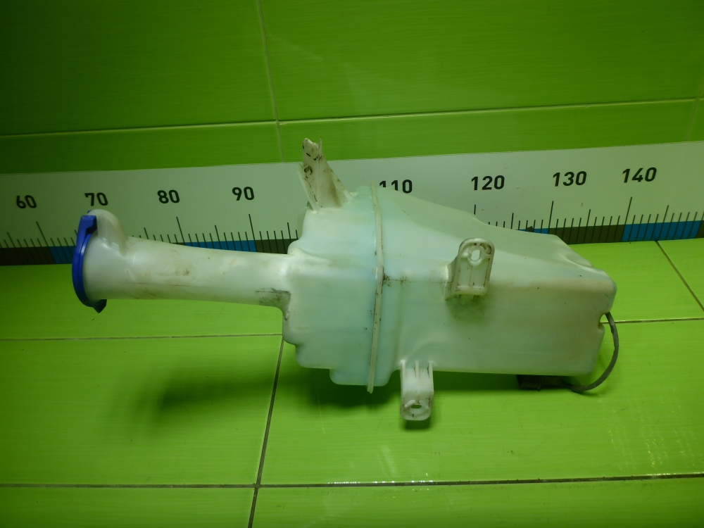 Бачок омывателя лобового стекла