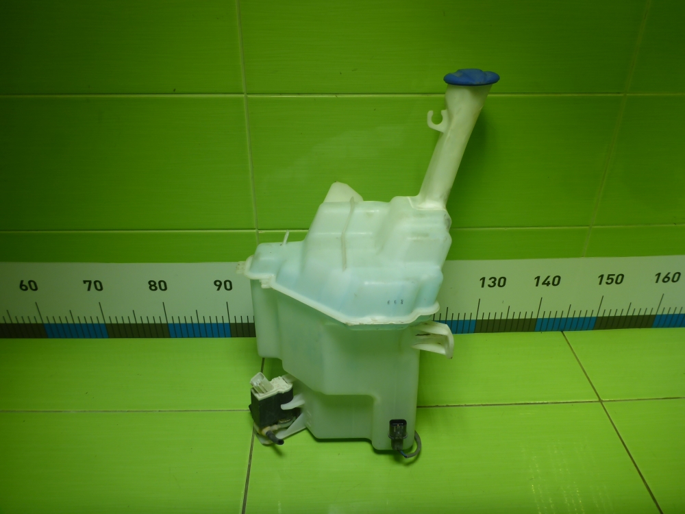 Бачок омывателя лобового стекла