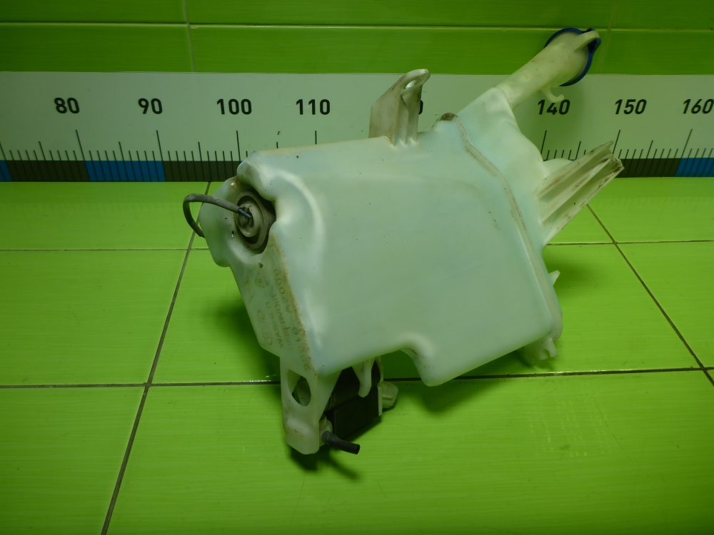 Бачок омывателя лобового стекла