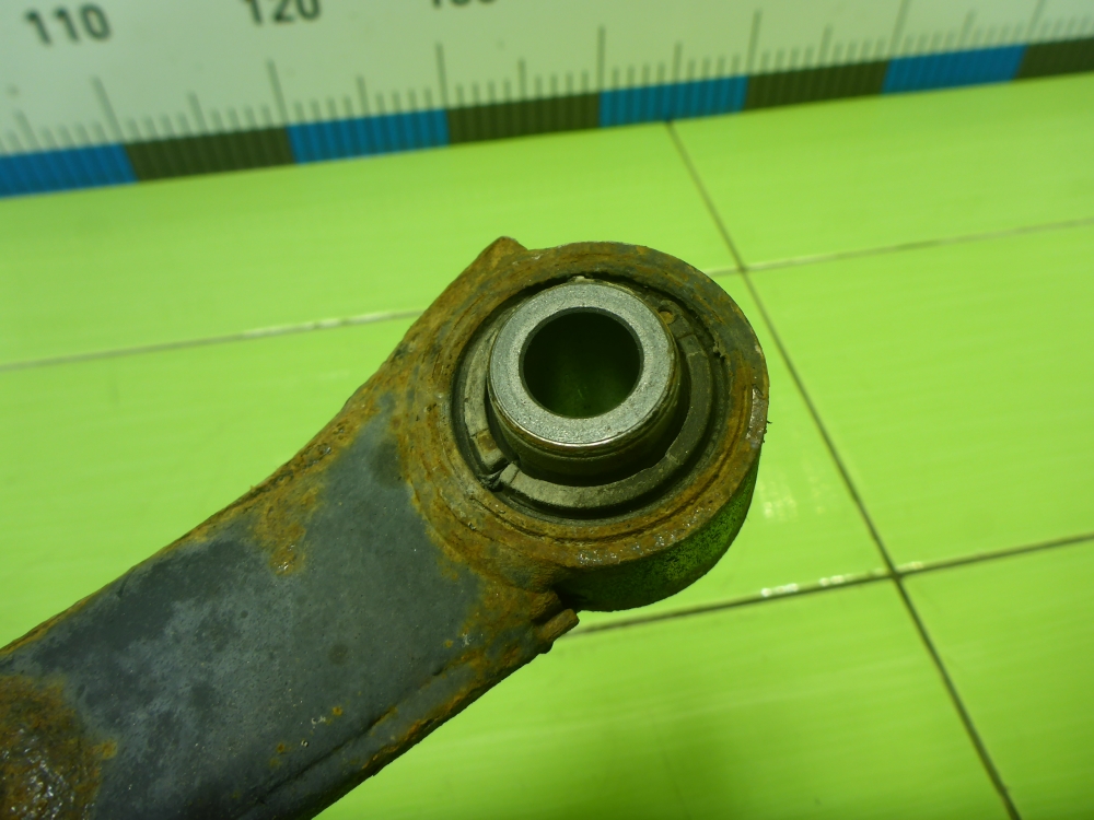 Рычаг задний