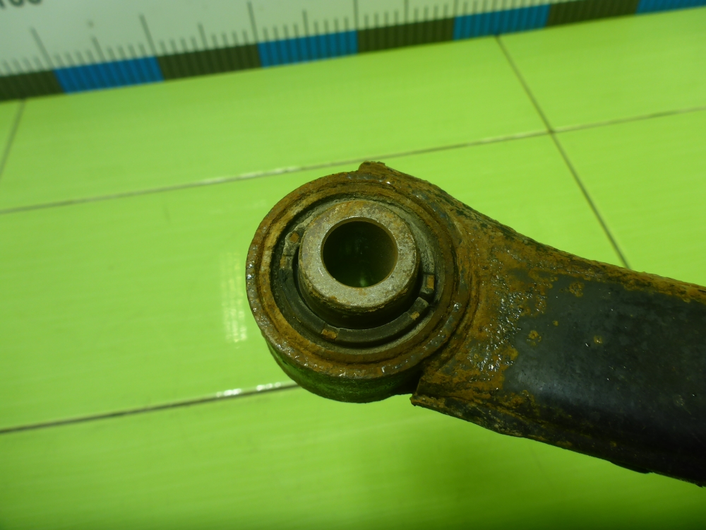 Рычаг задний