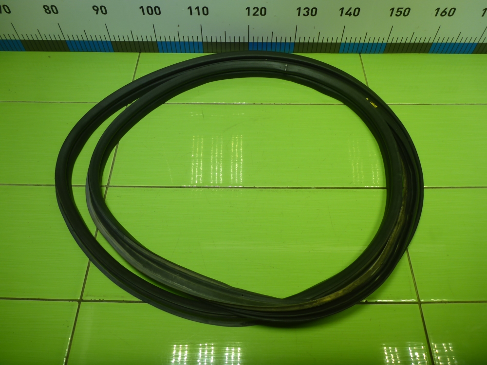 Уплотнитель багажника