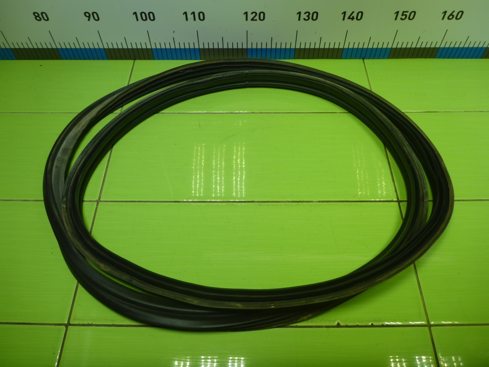 Уплотнитель багажника