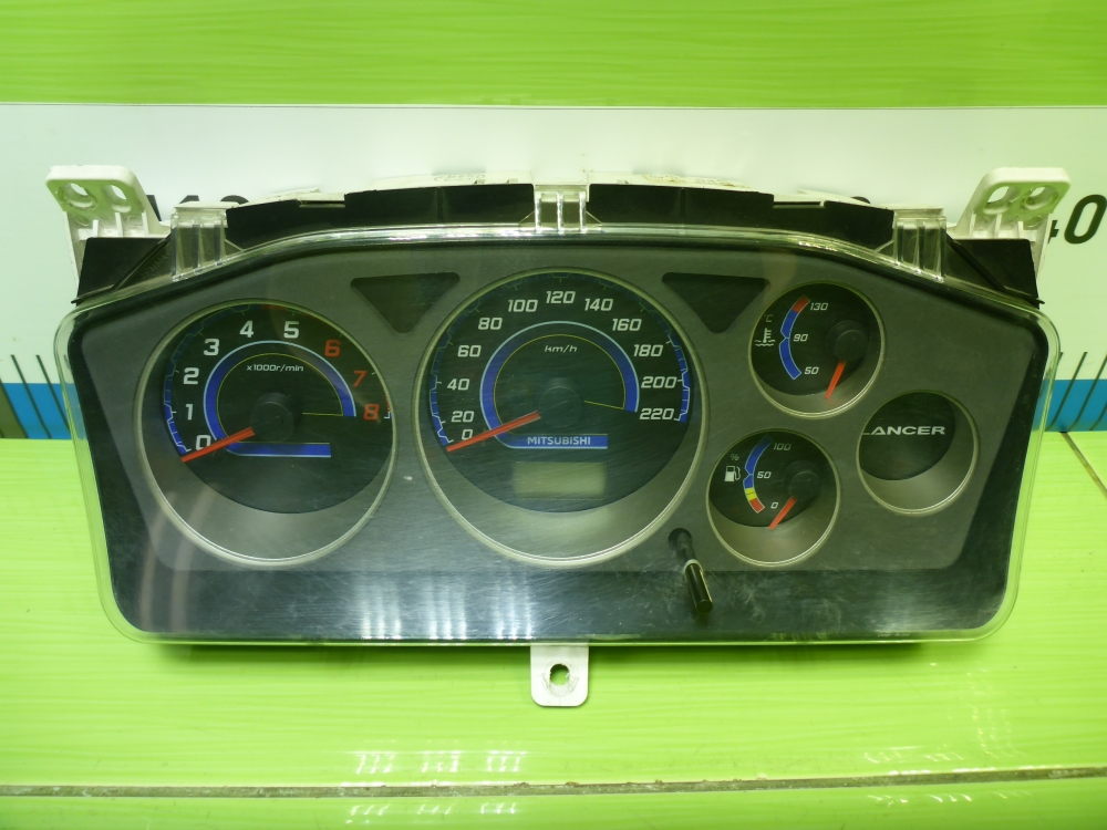 Панель приборов