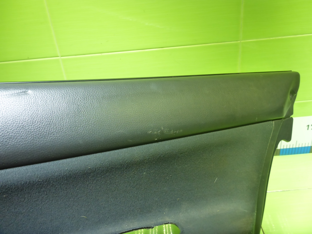 Обшивка двери задней правой