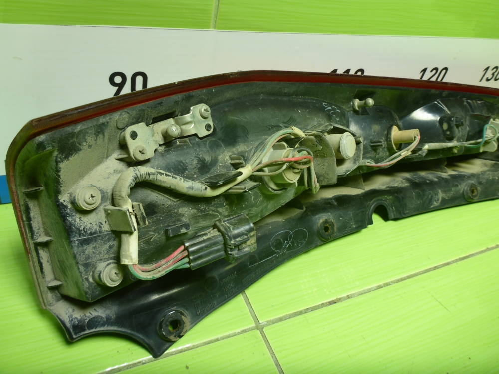 Фонарь задний правый