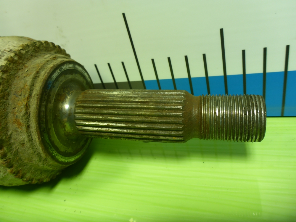 Полуось передняя правая