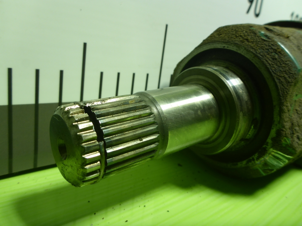 Полуось передняя правая