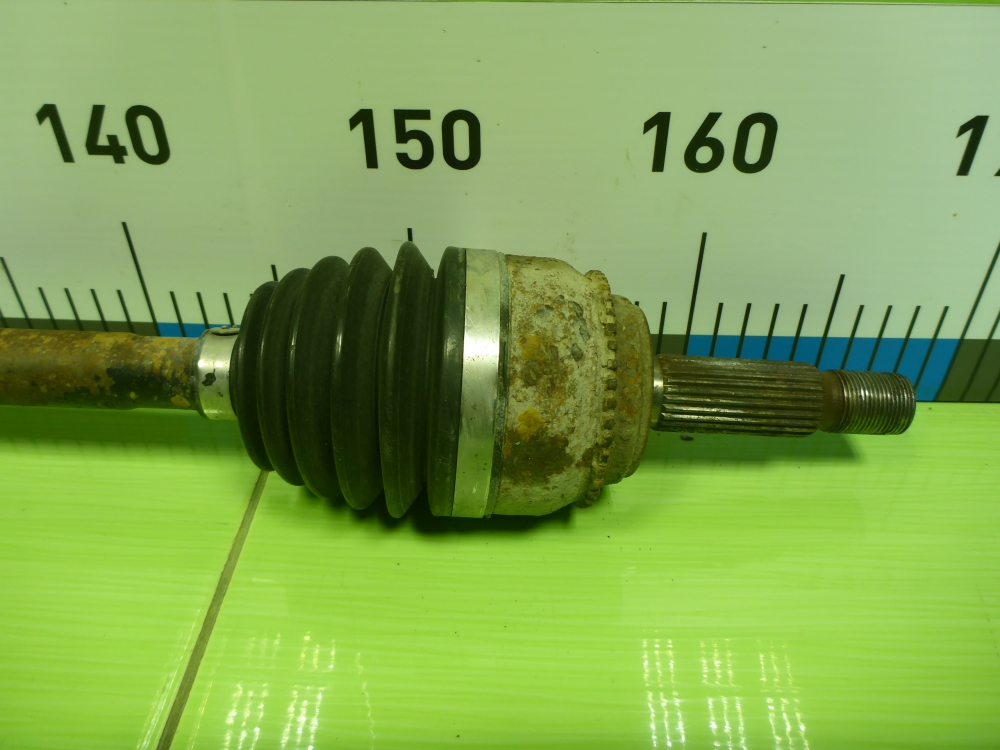 Полуось передняя правая