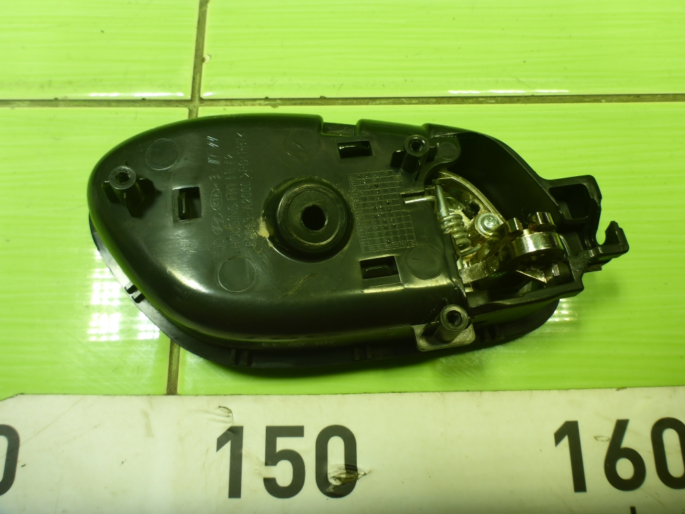 Ручка двери передней внутренняя левая