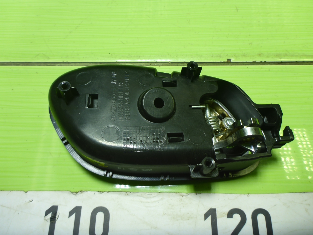 Ручка двери задней внутренняя левая