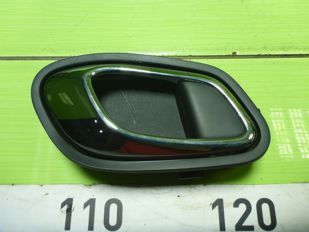 Ручка двери передней внутренняя правая