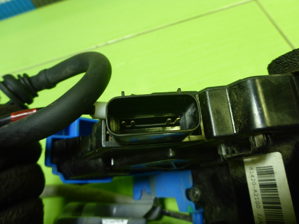 Замок двери задней правой