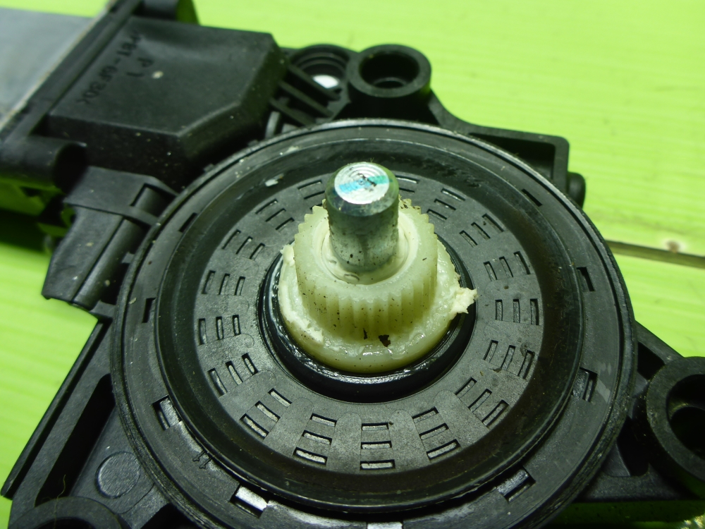 Моторчик стеклоподъемника