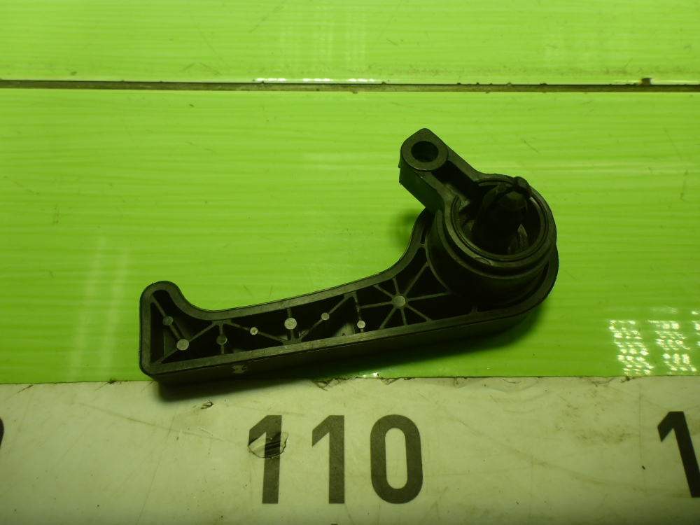 Ручка открывания капота