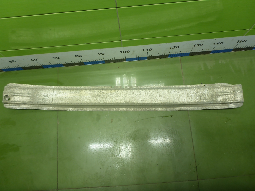 Усилитель переднего бампера