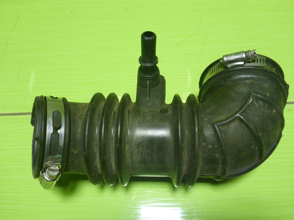 Патрубок воздушного фильтра