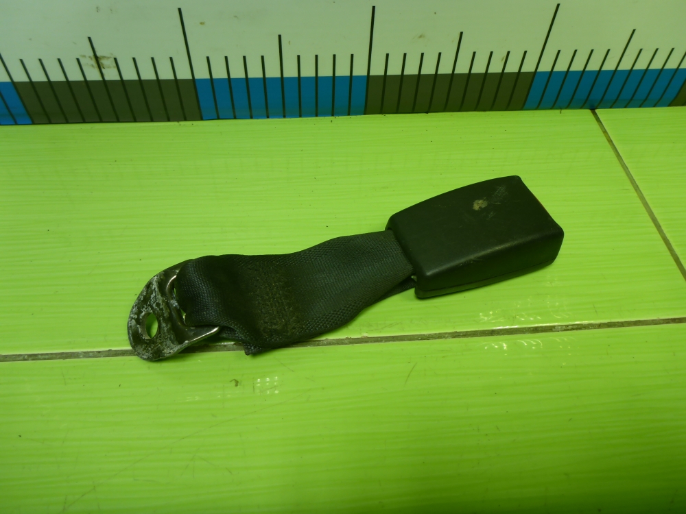 Ответная часть ремня безопасности