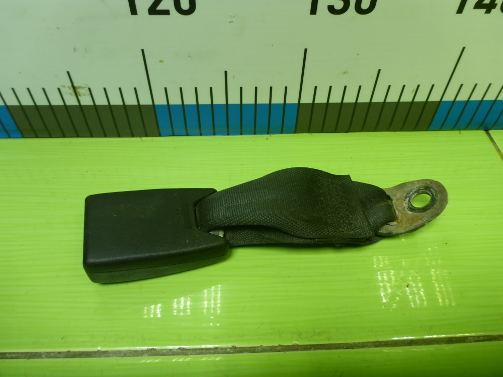 Ответная часть ремня безопасности