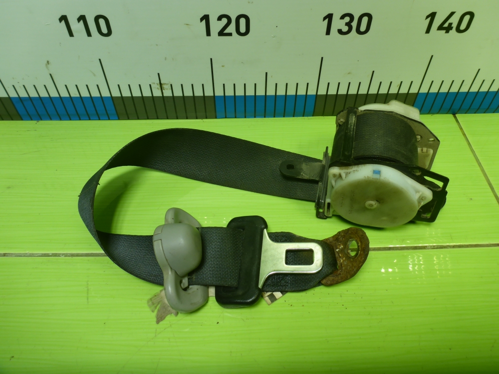 Ремень безопасности