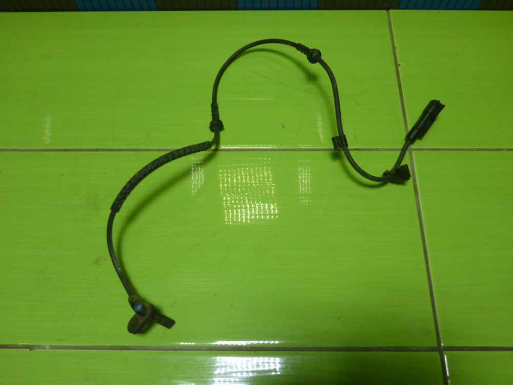 Датчик ABS передний правый