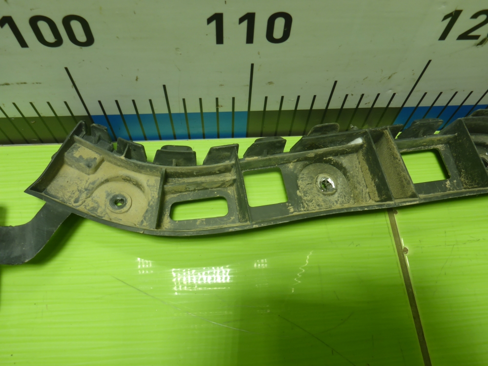 Кронштейн заднего бампера правый