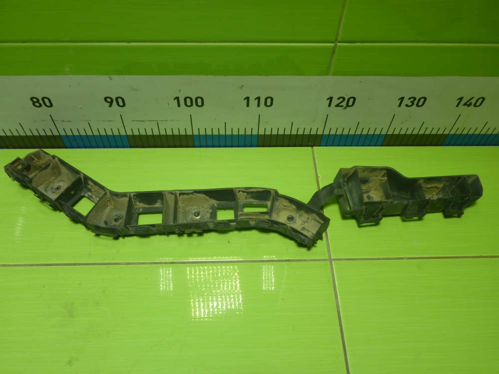 Кронштейн заднего бампера правый