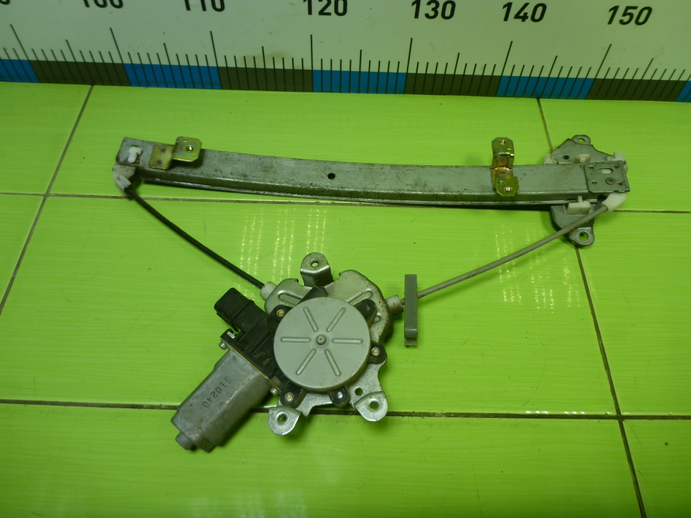 Стеклоподъемник электр. задний левый