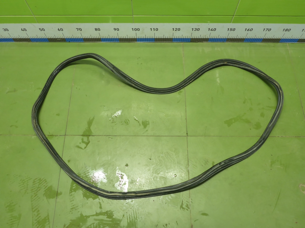 Уплотнитель багажника