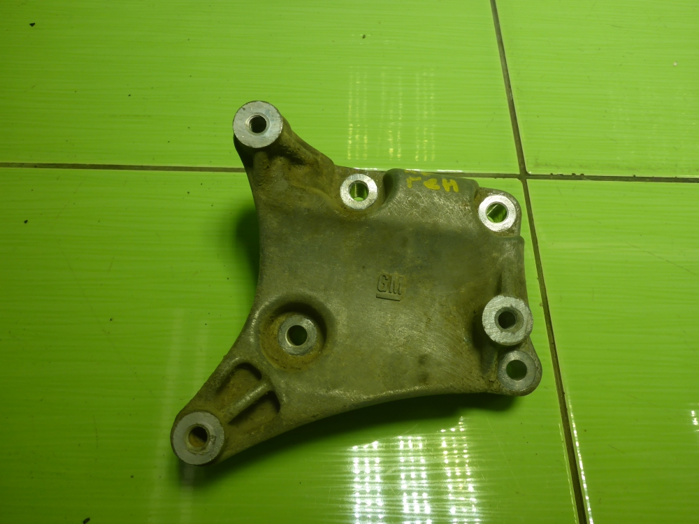 Кронштейн ролика-натяжителя руч. ремня