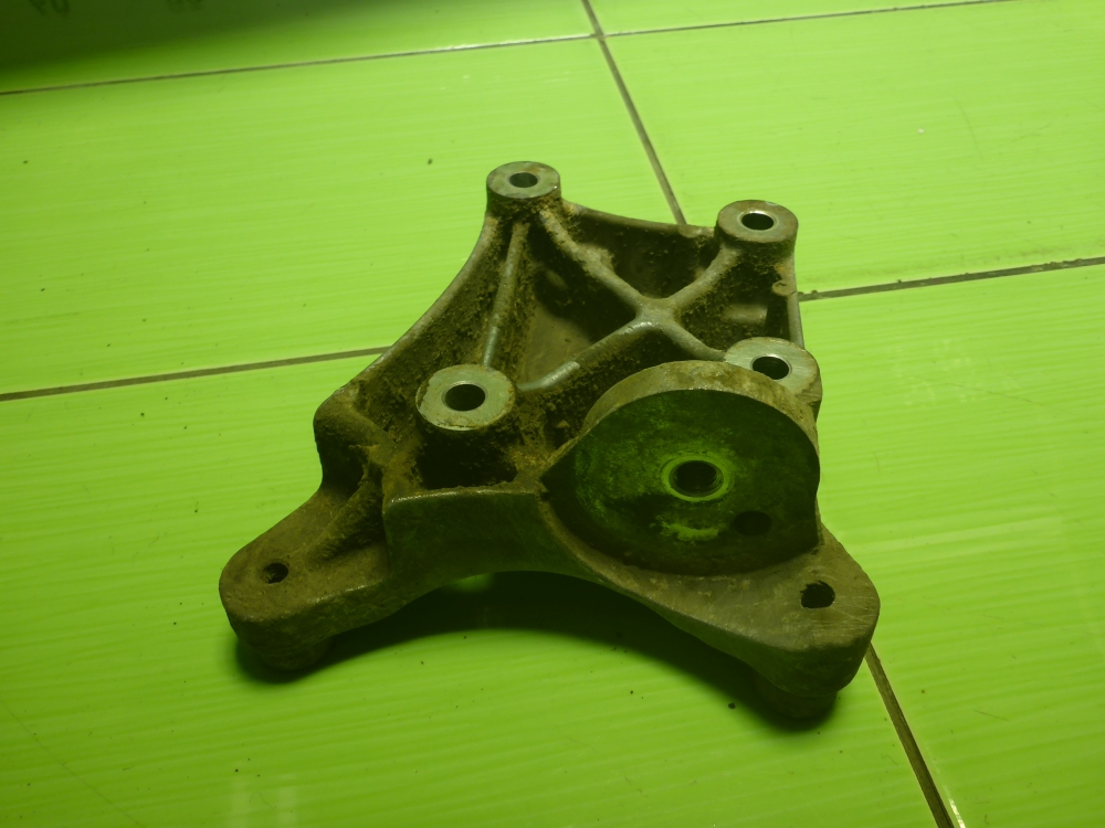 Кронштейн ролика-натяжителя руч. ремня