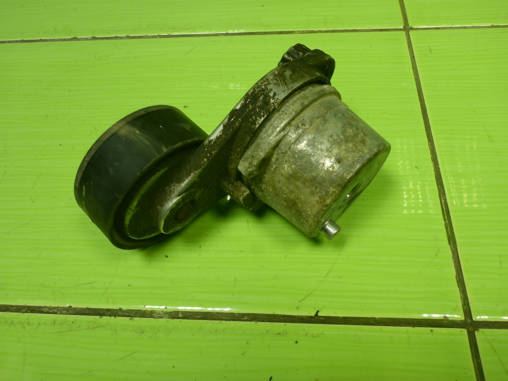 Ролик-натяжитель