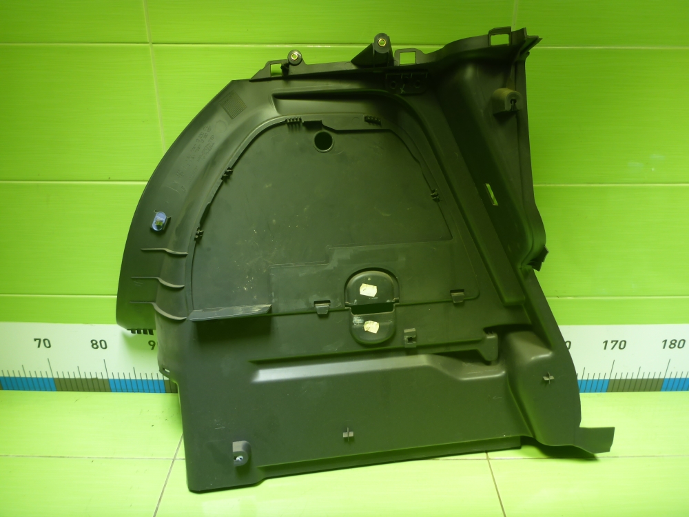 Обшивка багажника