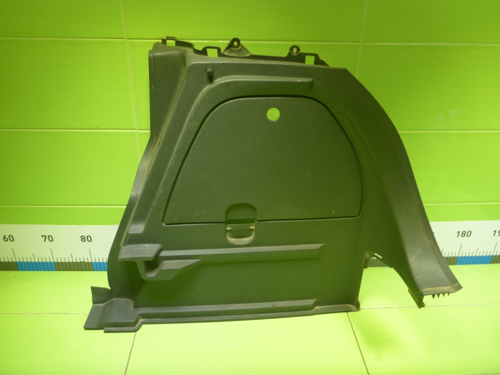 Обшивка багажника