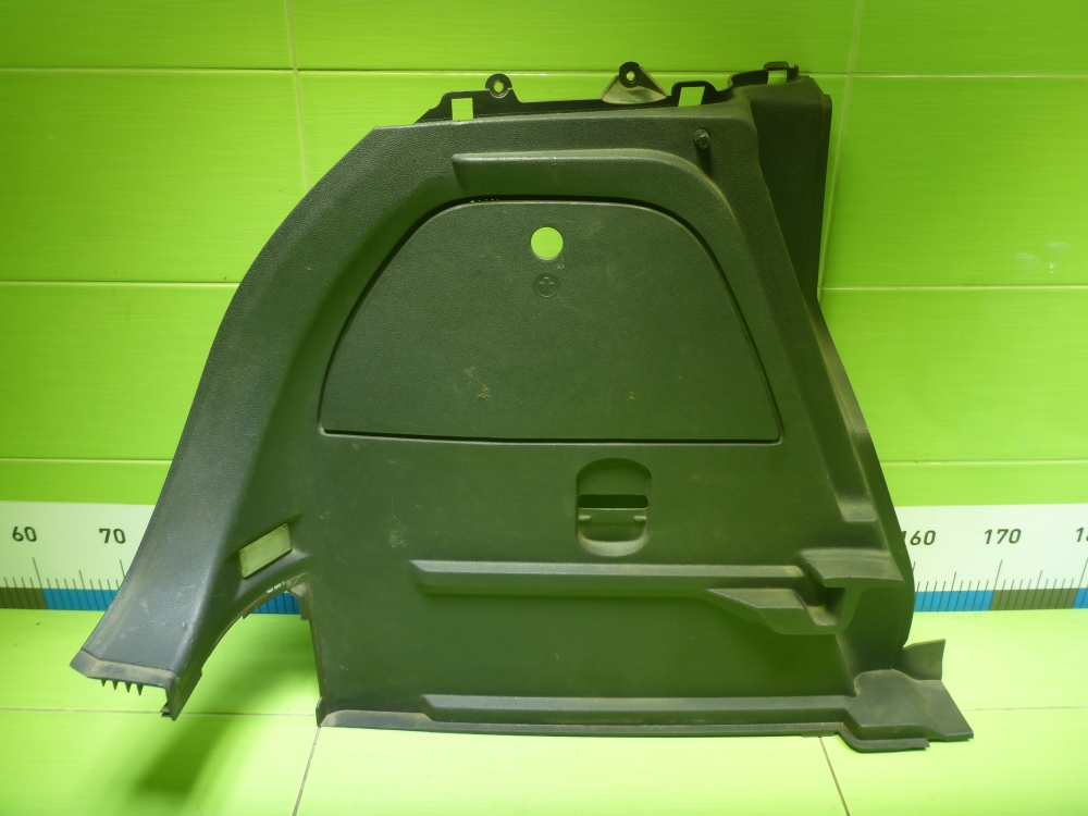 Обшивка багажника